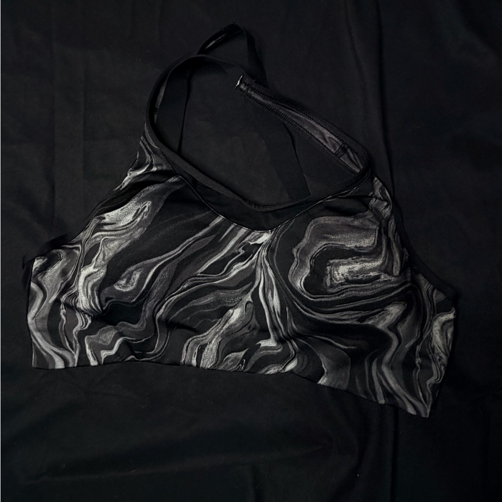 VS PINK Ultimate Lightly Lined Sports Bra